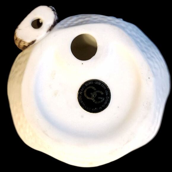 VERY RARE Josef Original RED CROSS Nurse Figurine Holding Soap Towel - Picture 4 of 5